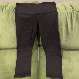 Lululemon cropped/Capri leggings